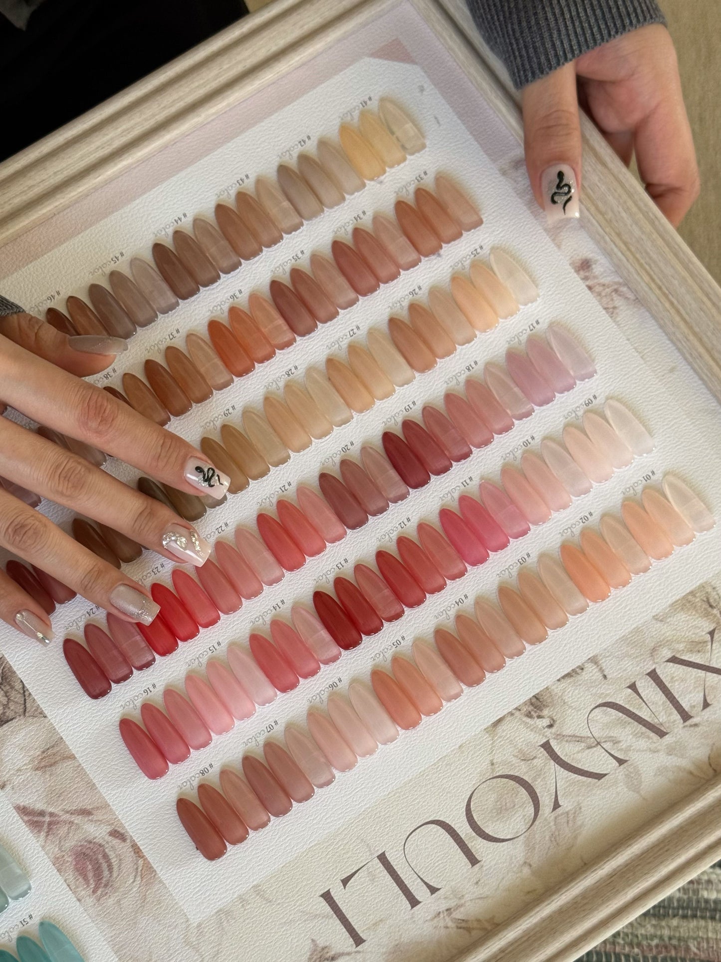 Yukun 60 Color Tianji Four Seasons Jade Fat Ice Tea Transparent Nail Oil Gel Set Naked Powder Jelly Skin Color Manufacturer Batch