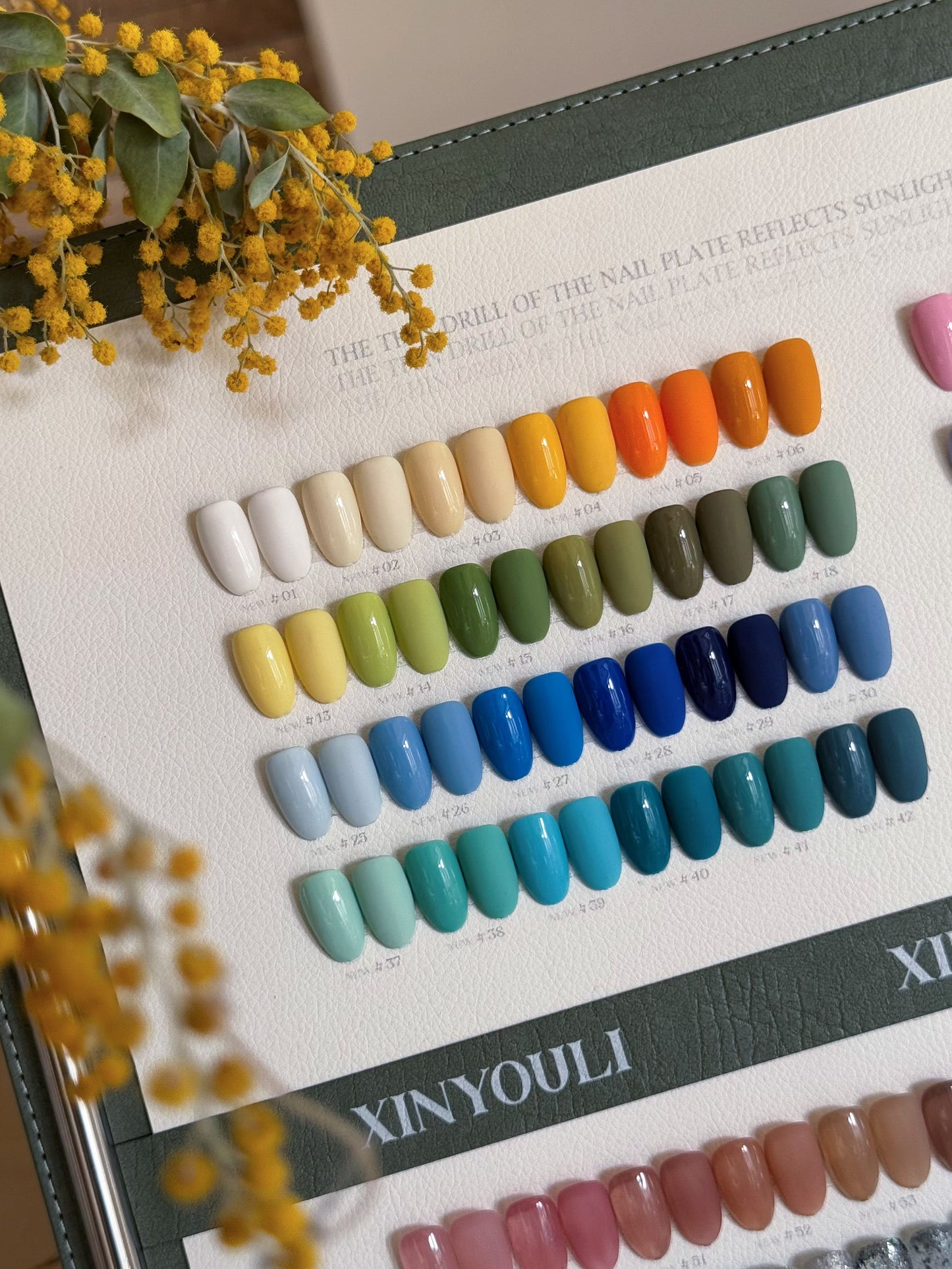 Yukun 84 color Dora nail polish adhesive set, durable and environmentally friendly, detachable starry glitter powder, solid color nail salon